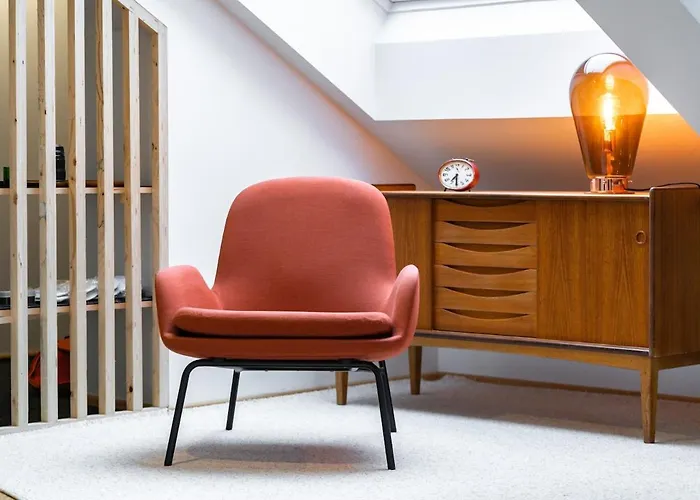 Modern 2bdrm Aprtm W Cinema & 2 Bathrooms Apartment *