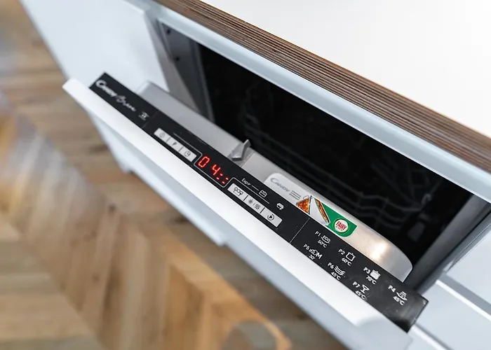 Modern 2bdrm Aprtm W Cinema & 2 Bathrooms * Tallinn