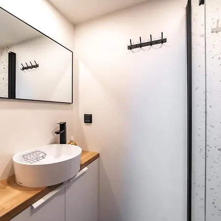 Modern 2bdrm Aprtm W Cinema & 2 Bathrooms * Reval